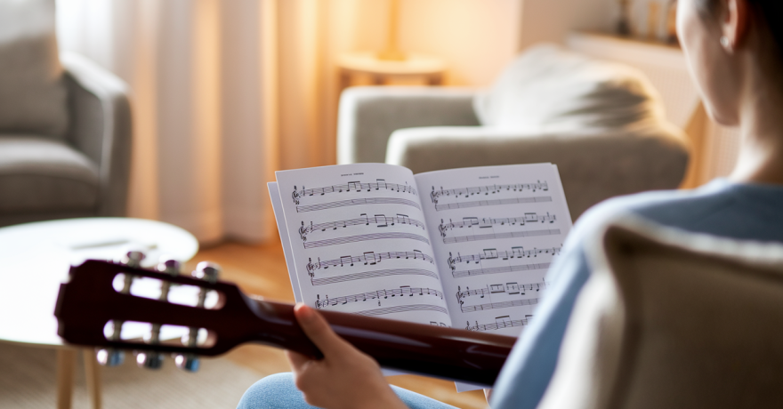 Comment apprendre à jouer d'un instrument de musique dans mon temps libre ?